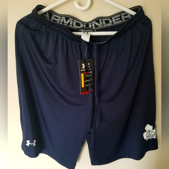 Under Armour Men Shorts - Picture 1 of 4